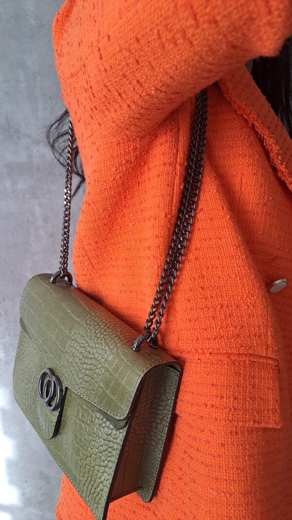 Sac à main et bandoulière croco couleur kaki longue chaine