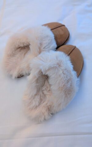 mules pantoufles dupe ugg slippers couleur rose poudré