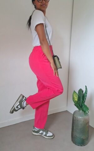 pantalon tailleur rose fuschia de la boutique en ligne rose carmel