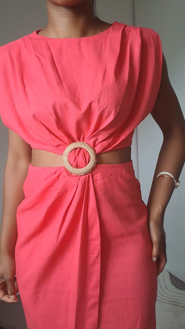 robe longue en lin couleur orange découpée sur les côtes boutique en ligne rose carmel