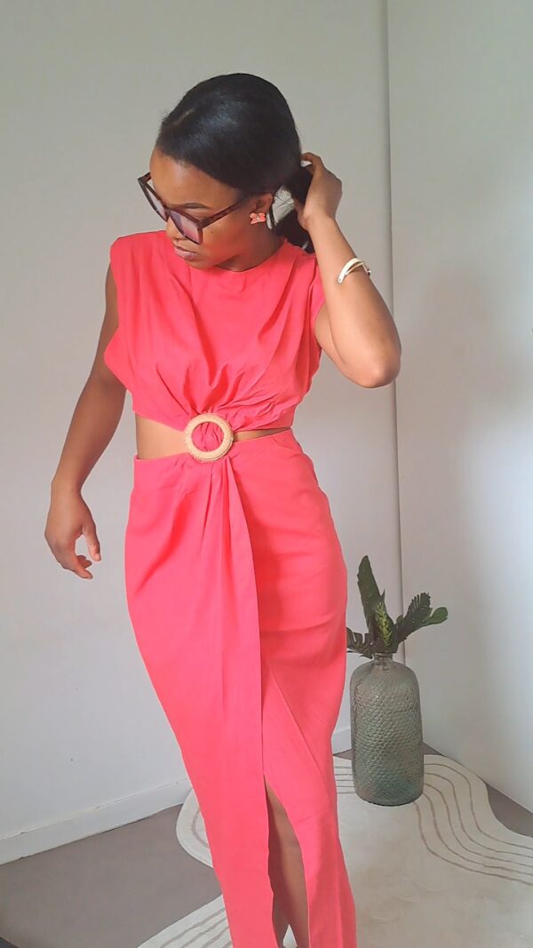 robe longue en lin couleur rose découpée sur les côtes boutique en ligne rose carmel