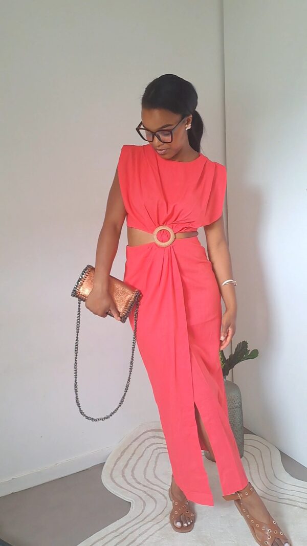 robe longue en lin couleur orange découpée sur les côtes boutique en ligne rose carmel