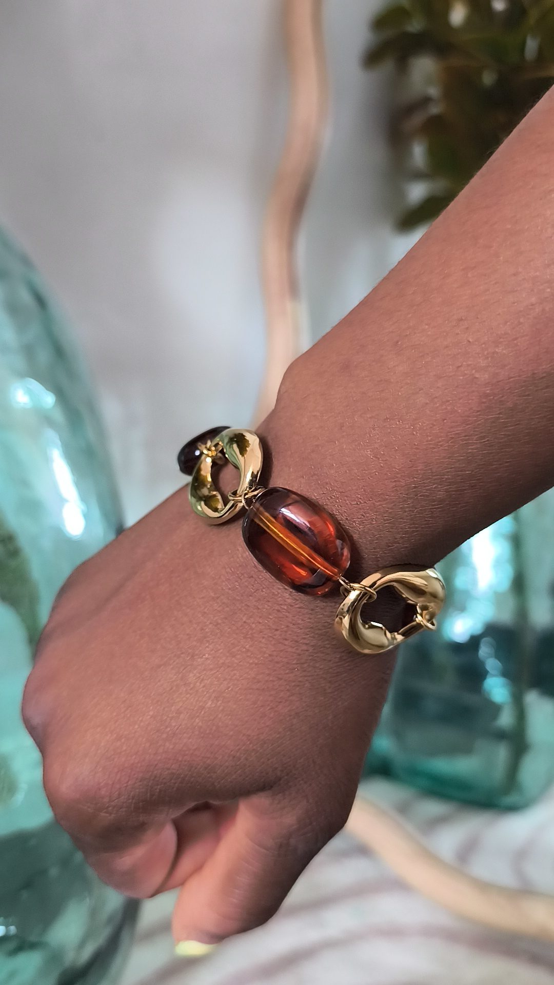 Bracelet doré - Féminin et solaire – Image 3