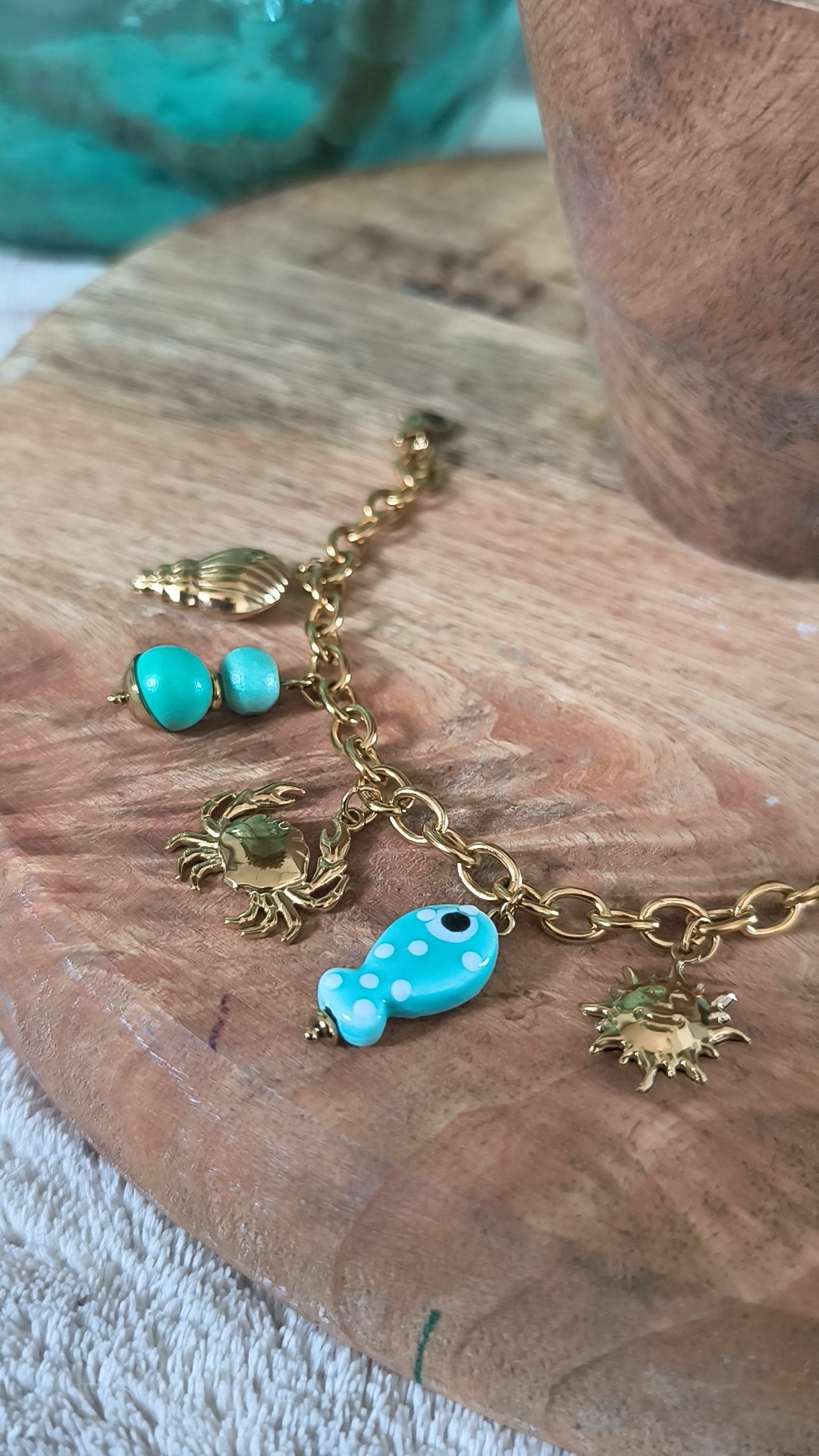 Bracelet doré avec charms - Féminin et solaire