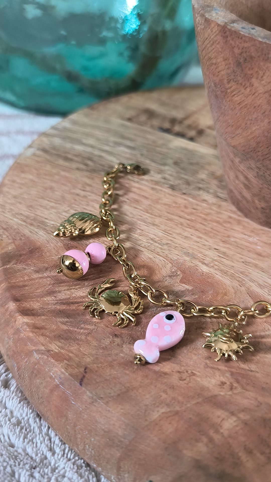 Bracelet doré avec charms - Féminin et solaire