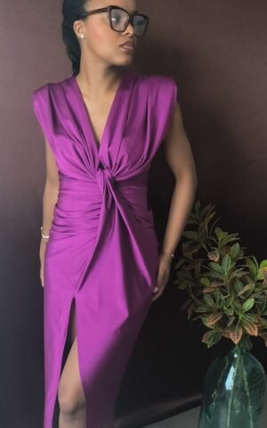 Robe invitée mariage prune drapée - Silhouette sublimée
